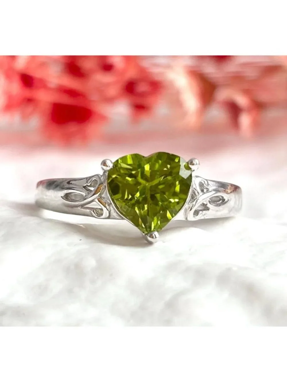 Heart Shaped Cutout Shank Peridot Sterling Silver 925 Vintage Ring - sz 7.75